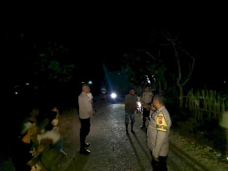 Patroli Malam Personel Polsek Rote Timur Untuk Jaga Kenyamanan Warga