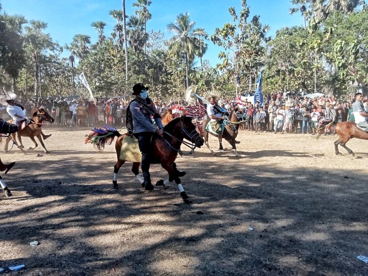 Kapolsek Rote Barat Laut : Personel Polsek RBL Berhasil Jaga Kamtibmas Festival Hus Nde'o