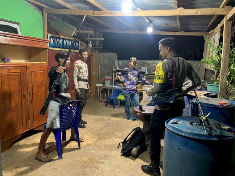 Patroli Malam Personel Polsek Rote Selatan Untuk Jamin Kenyamanan Warga