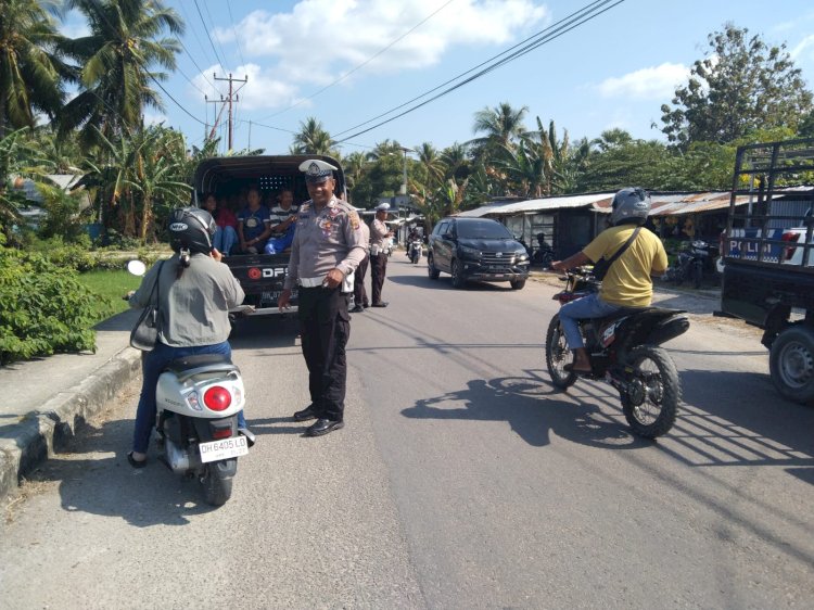 Operasi Patuh Turangga 2025 Polres Rote Ndao Hari Kesembilan, Edukasi Kamseltibcarlantas Untuk Ciptakan Tertib Berlalu Lintas