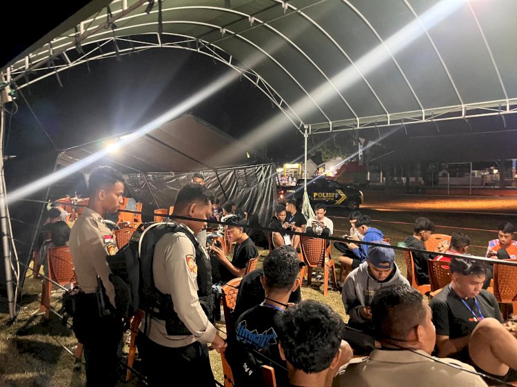 Personel Polres Rote Ndao Melakukan Pengamanan Tournament Esport Bupati Cup I