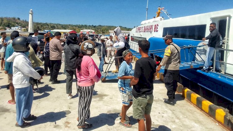 Personel Polsek Lobalain Tingkatkan Pengamanan di Area Pelabuhan Baa Untuk  Cegah Tindak Pidana