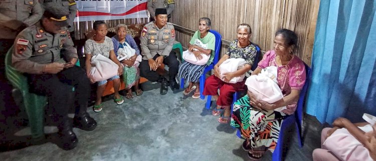 Jelang HUT Polwan ke-77, Kapolres dan  Polwan Polres Rote Ndao  Lakukan Bansos Bagi Lansia