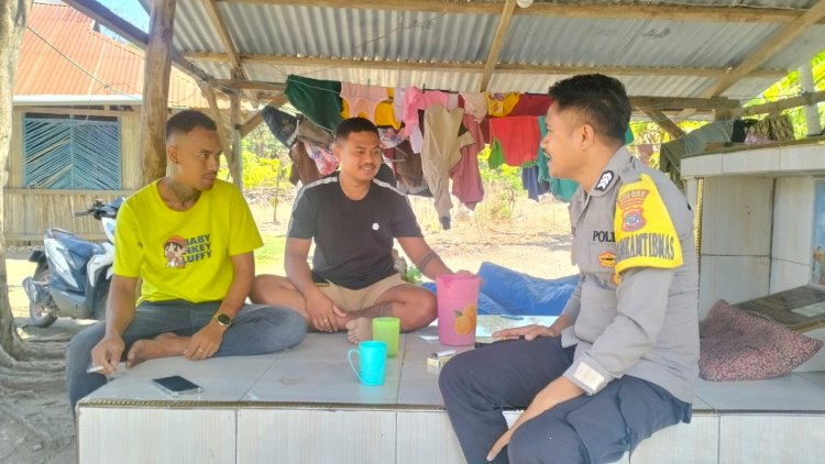 Tangkal Berita Hoaks, Bhabinkamtibmas Polsek Pantaibaru Tingkatkan Kegiatan Sambang