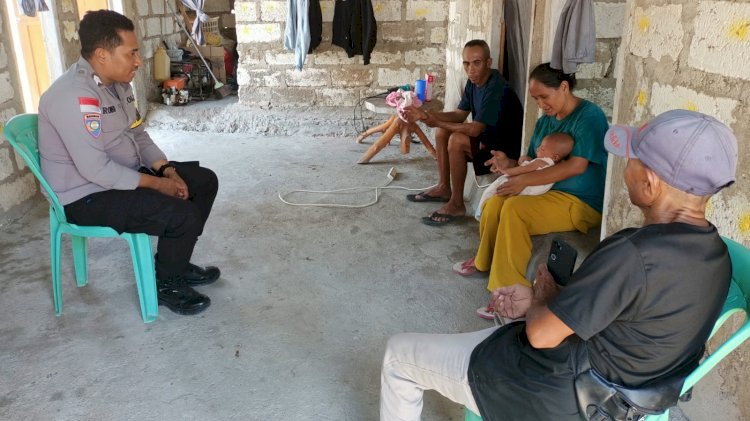 Pastikan Layanan Kamtibmas Dirasakan Warga Binaan, Bhabinkamtibmas Polsek Lobalain Sambangi Warga