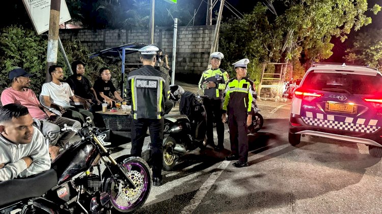 Sat Lantas Polres Polres Rote Ndao Laksanakan Sosialisasi Tertib Berlalu Lintas Bagi Masyarakat