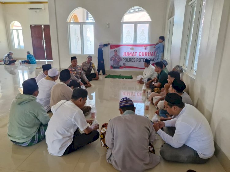 Kapolres Rote Ndao Gelar Program Jumat Curhat di Mesjid Al-Ikhwan Baa