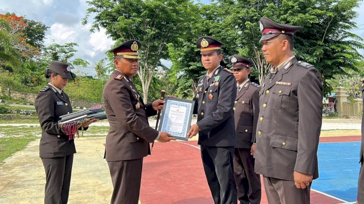 Memperingati Hari Pahlawan ke-80,  Personel Polres Rote Ndao Memperoleh Penghargaan