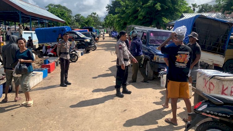Polsek Rote Barat Laut Pastikan Keamanan Masyarakat di Pasar Busalangga