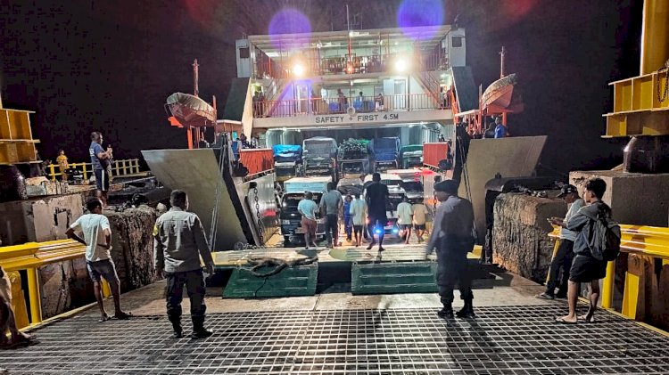 Personel Polsek Pantaibaru Melakukan Pengamanan di Pelabuhan Pantaibaru