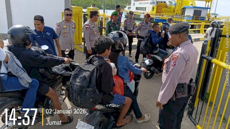 Kapolres Rote Ndao Tinjau Langsung  Arus Balik di Pelabuhan ASDP Pantai Baru