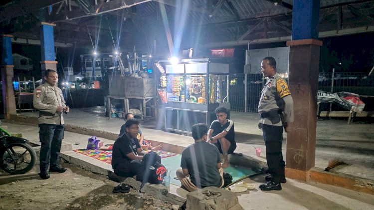 Polsek Lobalain  Gelar Patroli Malam Pantau Aktifitas Masyarakat dan Tekan Potensi Tindak Pidana