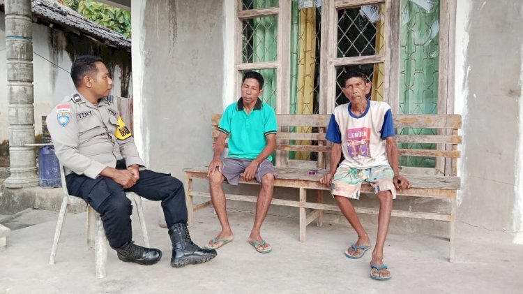 Bhabinkamtibmas Polsek Rote Barat Sambangi Warga Rinalolon
