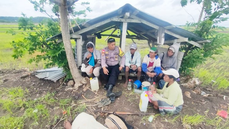 Gencarkan Patroli Dialogis, Bhabinkamtibmas Polsek Pantaibaru Monitoring Aktifitas Warga Binaan