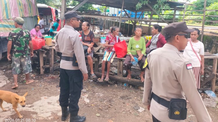 Polsek Rote Tengah Gelar Patroli Dialogis di Pasar Siomeda