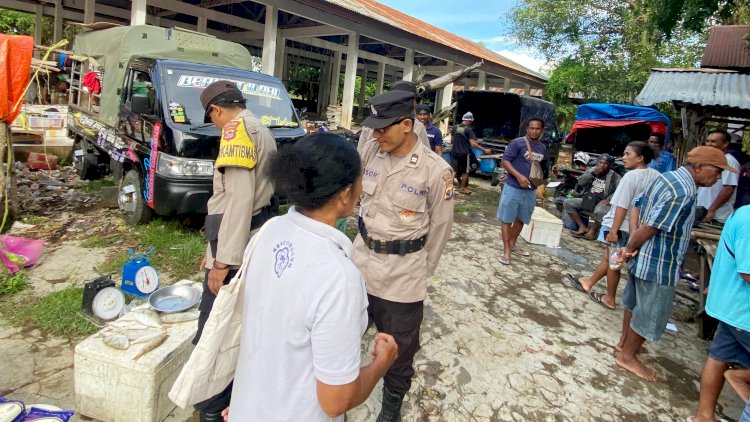 K2YD Polsek Rote Tengah di Pasar Siomeda, Langkah Proaktif Jaga Kamtibmas Tetap Kondusif