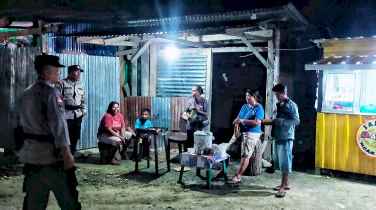 Patroli Malam  Polsek Rote Barat Laut Wujud Polri Untuk Masyarakat