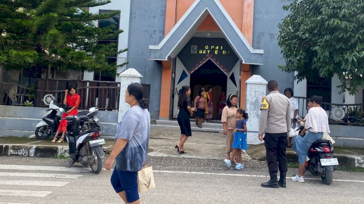 Jamin Kenyamanan Ibadah,Polsek Lobalain Lakukan Pengamanan Disejumlah Gereja