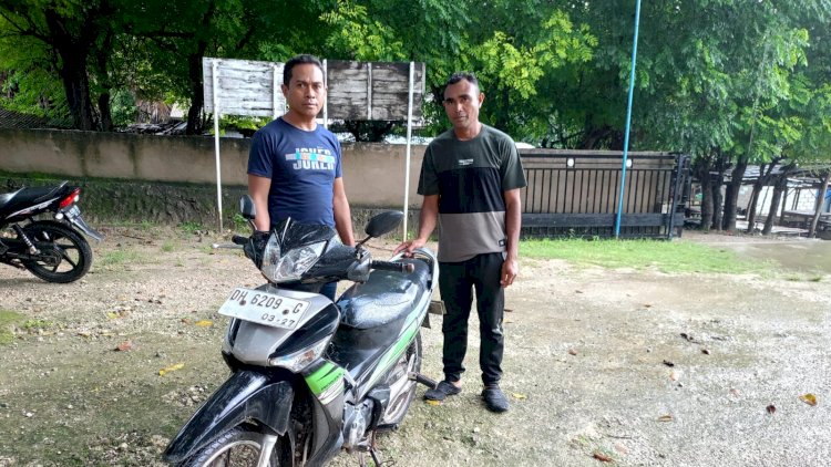 Satu Unit Motor Supra X 125 Diserahkan Polsek Rote Barat Daya Kepada Pemilik, Sebelumnya Dilaporkan Hilang