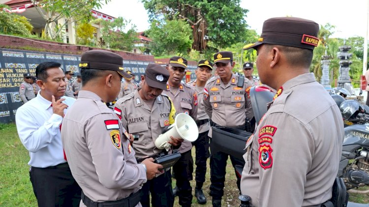 Pemeriksaan Kendaraan Operasional Bhabinkamtibmas  Oleh Kapolres Rote Ndao