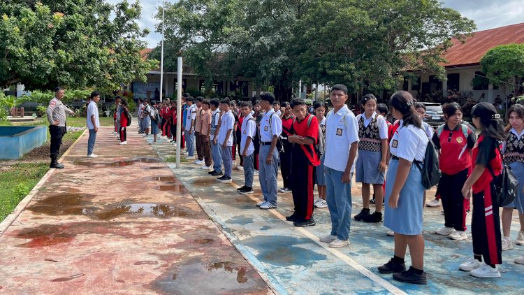 Cegah Tawuran Antar Pelajar, Personel Polsek Rote Barat  Beri Pembinaan  Bagi 112 Siswa