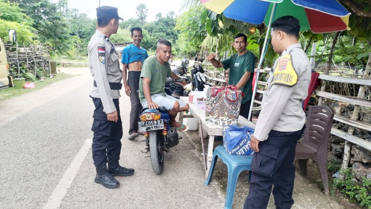 Polsek Rote Barat Laut Tingkatkan Pengamanan di Pasar Oelaba, Pastikan Aktifitas Ekonomi Masyarakat Berjalan Aman