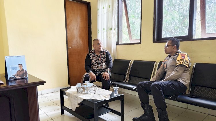 Kapolsek Rote Barat Lakukan Silaturahmi Dengan Camat Rote Barat, Komitmen Bangun Sinergitas  Jaga Kamtibmas