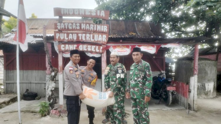 Ramadhan di Ujung Negeri, Polres Rote Ndao Bukber Dengan Marinir Pamtas Pulau Ndana