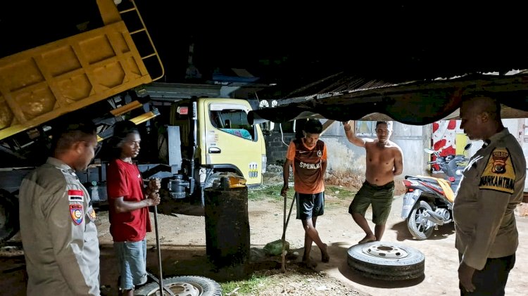 Patroli Malam Polsek Rote Tengah, Cegah Potensi Kejahatan dan Jaga Kemitraan Dengan Masyarakat