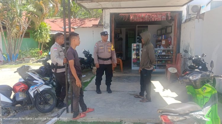 Patroli Dialogis Personel Polsek Rote Barat Laut  Untuk Jaga Kamtibmas Tetap Kondusif