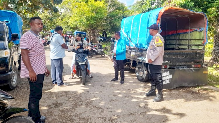 Pastikan Kenyamanan Masyarakat, Personel Polsek Rote Timur Tingkatkan Pengamanan di Pasar Lalao