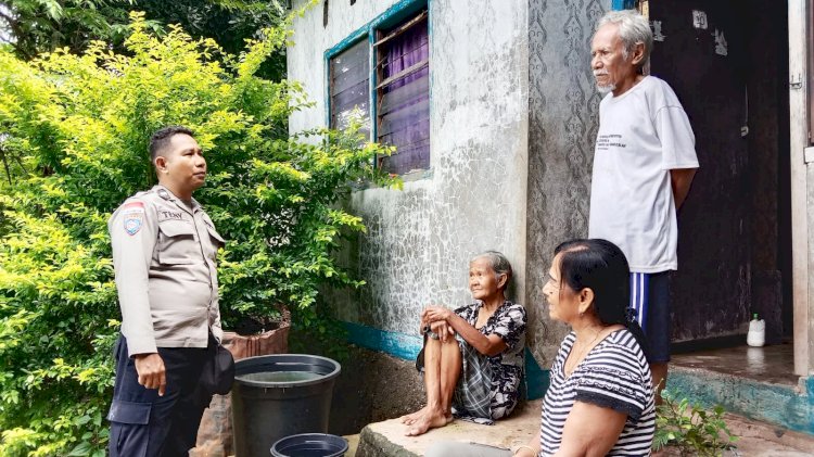 Sambangi Warga Binaan, Bhabinkamtibmas Polsek Rote Barat Jaga Kemitraan Wujudkan Rasa Aman