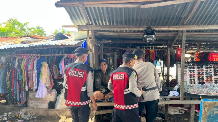Ciptakan Rasa Aman, Polsek Rote Barat Laut Tingkatkan Pengamanan di Pasar Busalangga