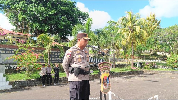 Kapolres Rote Ndao Pimpin Korps Raport Kenaikan Pangkat Pengabdian Bagi  Kabag SDM Polres Rote Ndao