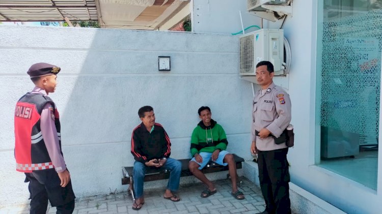 Lebih Dekat Dengan Warga, Personel Polsek Rote Barat Laut Tingkatkan Patroli Dialogis