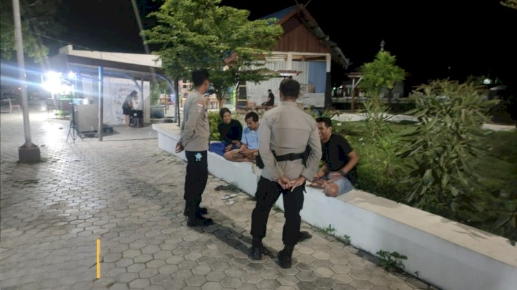 Patroli Malam Personel Polsek Lobalain, Antisipasi Gangguan Keamanan