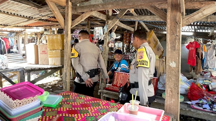 Polsek Rote Barat Laut Lakukan Pengamanan di Pasar Busalangga, Ciptakan Rasa Aman dan Tertib