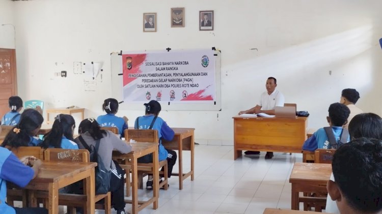 Satuan Resnarkoba Polres Rote Ndao Sosialisasi P4GN di SMA 1 Rote Barat Laut