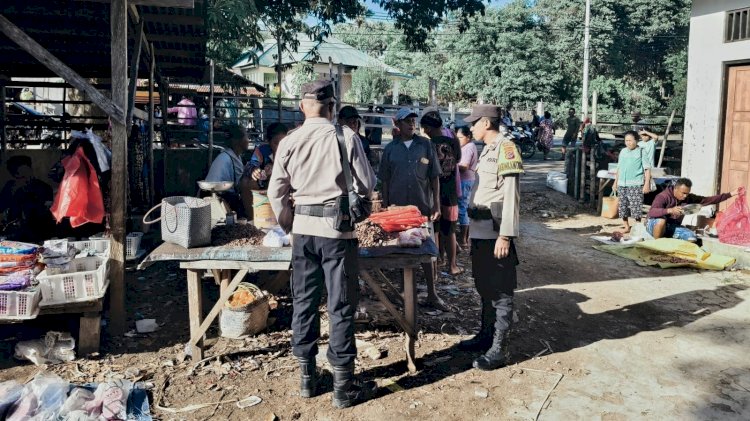 Patroli Dialogis Dipasar Ufalen, Hadirkan Rasa Aman Bagi Masyarakat