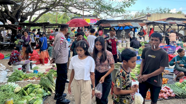Pengamanan di Pasar Tudameda, Polsek Rote Barat Daya Jamin Kenyamanan Masyarakat