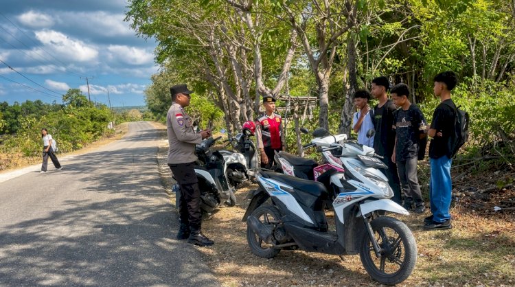 Melalui Patroli Dialogis, Polsek Rote Barat Daya Pastikan Keamanan Masyarakat