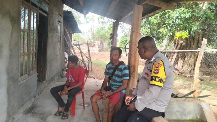 Kegiatan Sambang Bhabinkamtibmas Polsek Rote Selatan Bersama Warga Binaan di Desa Daleholu