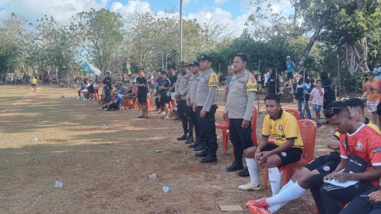 Kapolsek Rote Barat : Kehadiran Personel Polsek Rote Barat Untuk Memastikan Kegiatan Masyarakat Berjalan Lancar