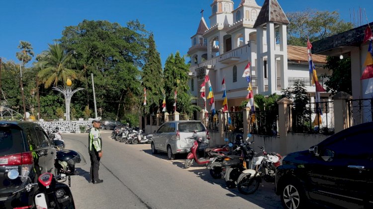 Sat Lantas Polres Rote Ndao Lakukan Pengamanan Ibadah, Ciptakan Kamseltibcarlantas