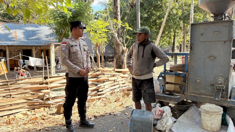 Bhabinkamtibmas Polsek Rote Barat Daya Ajak Warga Jaga Kamtibmas dan  Cegah Karhutla