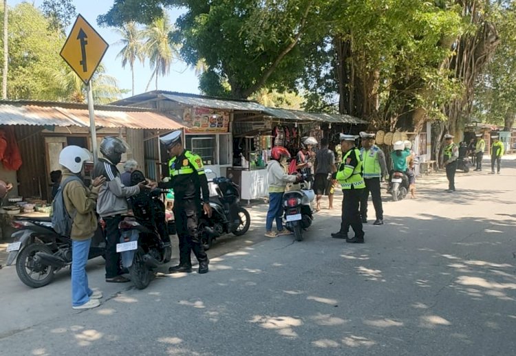 Tingkatkan Kesadaran Berlalu-lintas, Sat Lantas Polres Rote Ndao Gelar Razia Ranmor