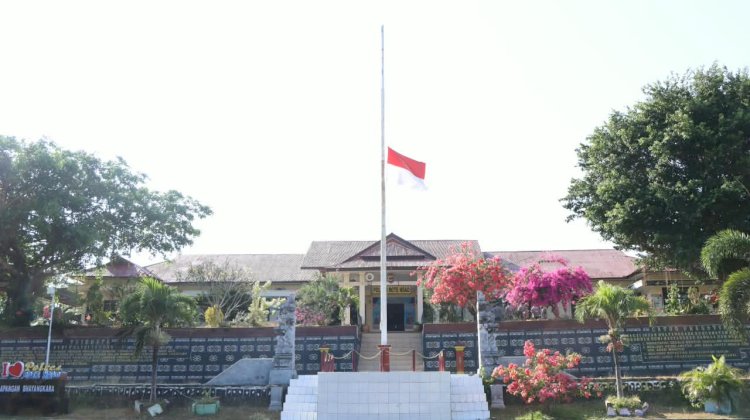 Bentuk Penghormatan Pahlawan Revolusi, Bendera Setengah Tiang Berkibar di Mako Polres Rote Ndao