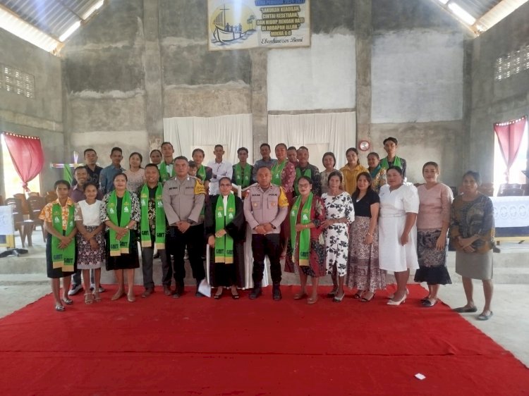 Polisi Beriman, Polsek Rote Barat Laut Berikan Himbauan Kamtibmas Lewat Mimbar Gereja