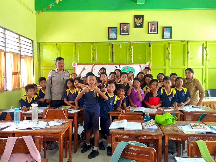 Bentuk Karakter Yang Disiplin dan Mandiri, Bhabinkamtibmas Kelurahan Mokdale Beri Motivasi Kepada Pelajar UPTD SD Inpres Mokdale