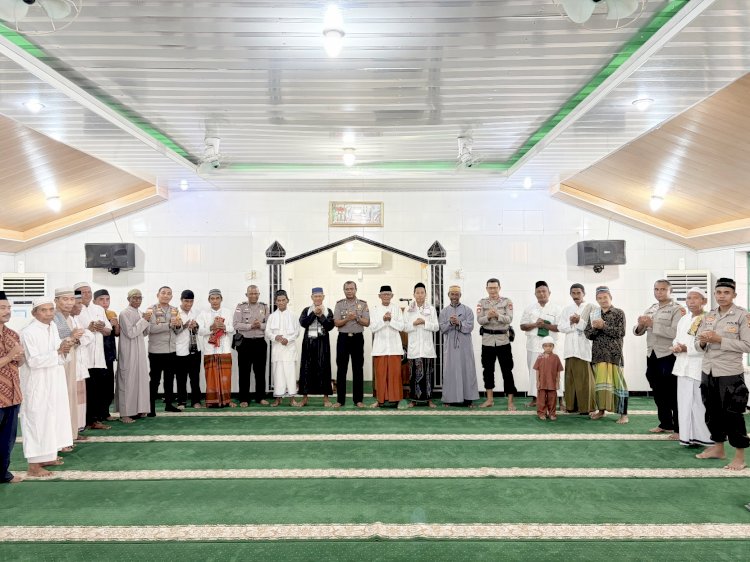Wakapolres Rote Ndao Pimpin Program Jumat Keliling, Perkuat Silaturahmi dan Sampaikan Pesan Kamtibmas